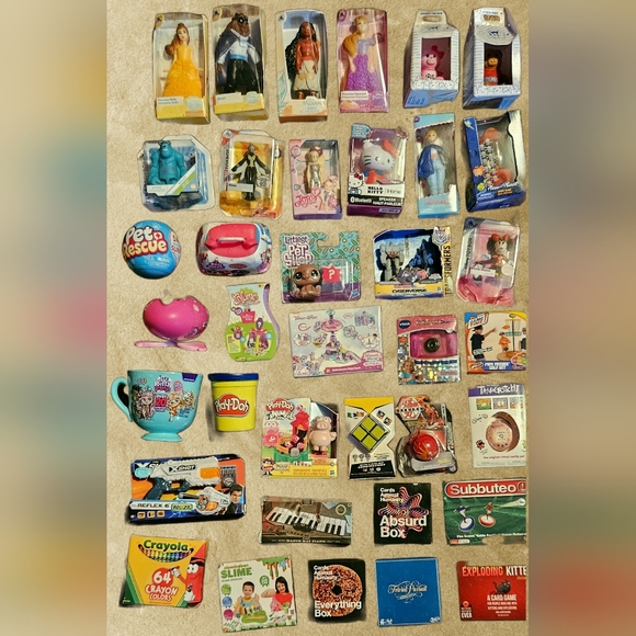 Mini Brands Pins! -Mystery Pick Pins! - Picture 12 of 13